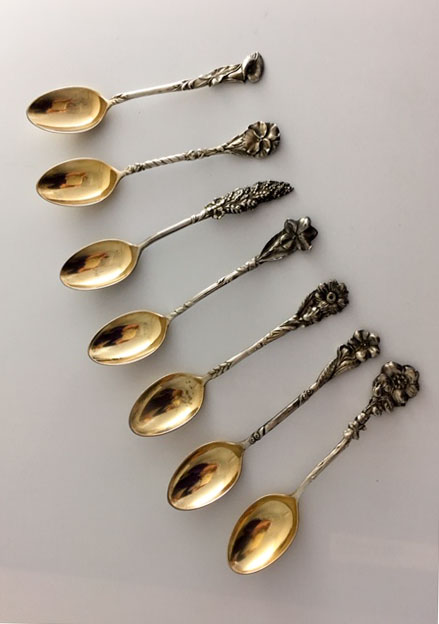 Harlequin floral pattern demetise spoons circa 1941